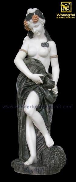 倒水的女郎雕像