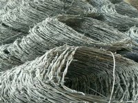 防爬刺丝围栏带刺铁丝生产厂家