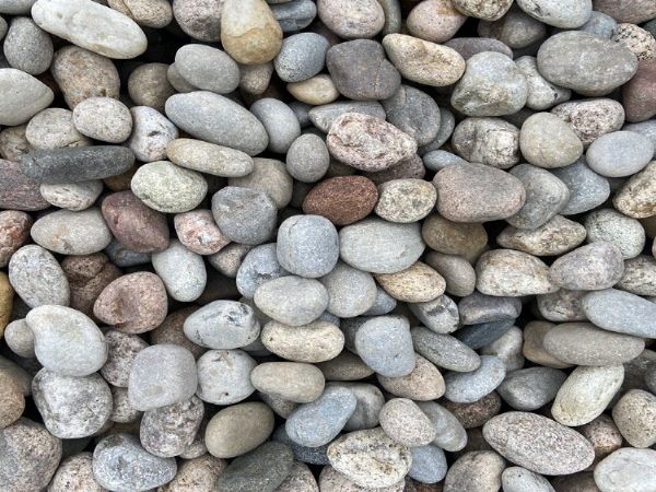 园林驳岸 垫层回填装饰 水池广场铺设鹅卵石 本格