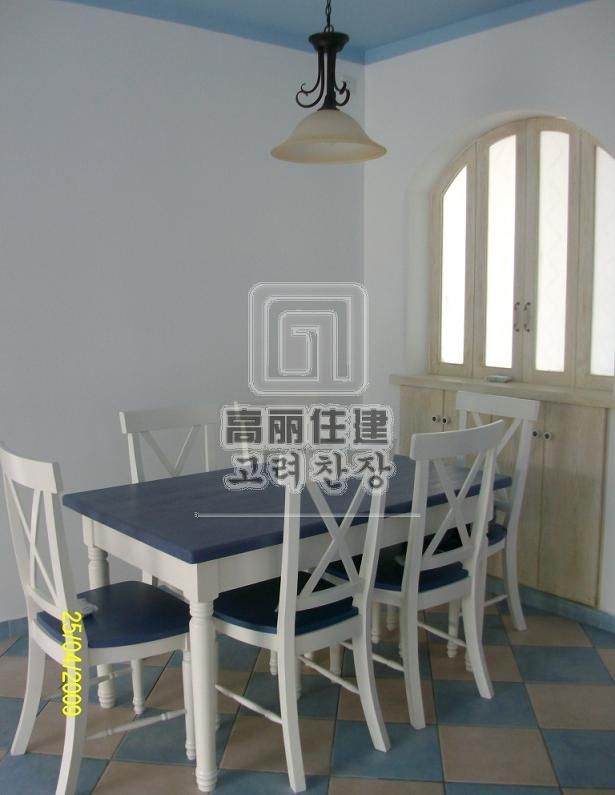 小户型实木餐桌