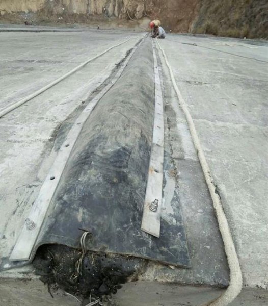 三元乙丙SR防渗保护盖片