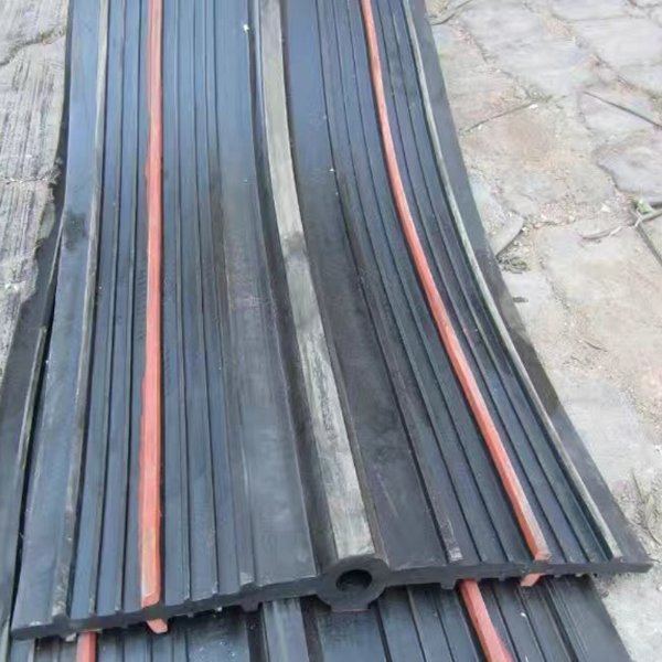 651型橡胶膨胀止水带