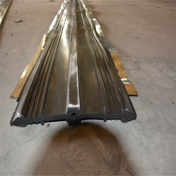 可注浆式中埋式钢边橡胶止水带