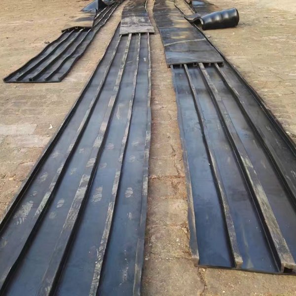 地下室背贴式橡胶止水带