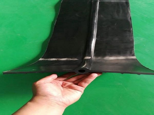 内置可卸式橡胶止水带