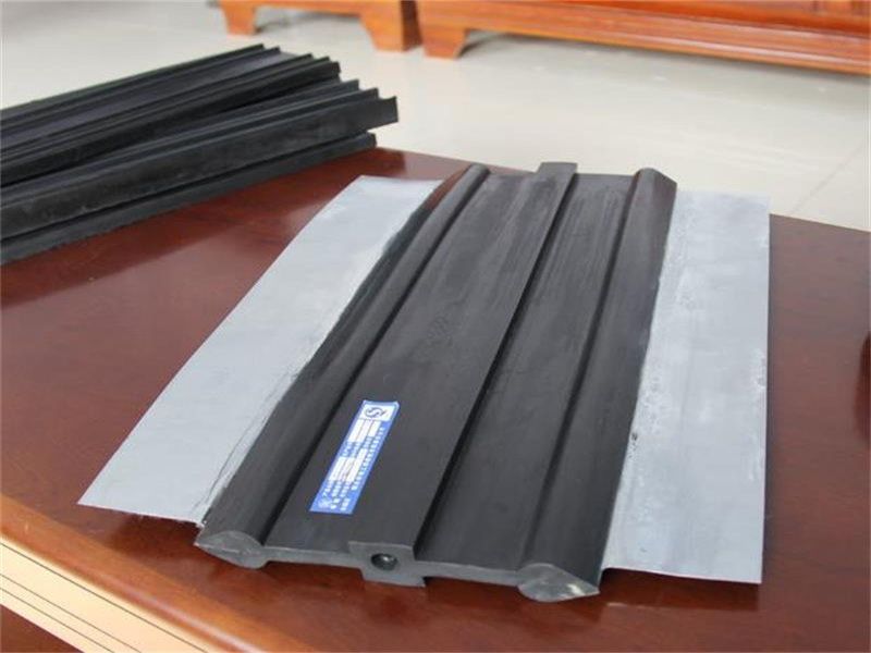 200x4钢板止水带