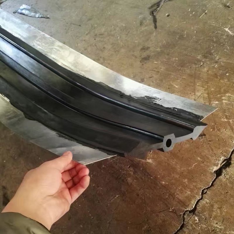 桥梁伸缩缝止水带更换