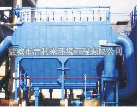 岼