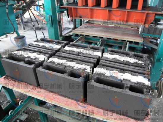 全自动复合自保温砌块设备