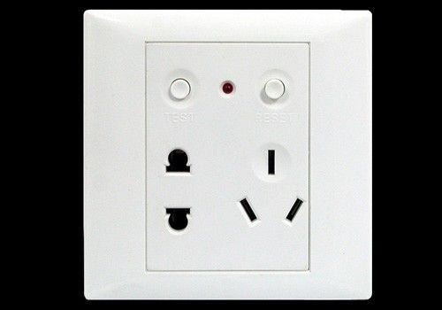 供应220V-10A防触电漏电保护插头