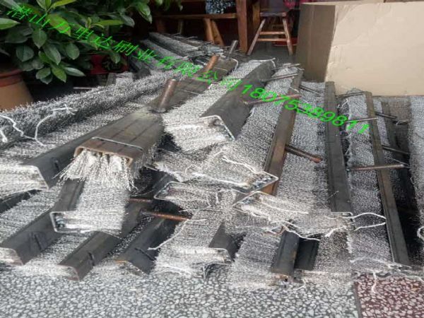环冷机柔磁性密封钢刷 烟罩密封钢刷 横梁密封钢刷