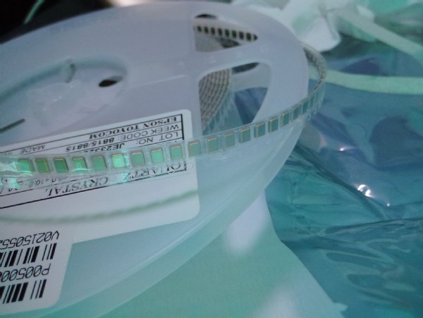 比FC-135晶振体积更小的FC-12M晶振,来自日本爱普生