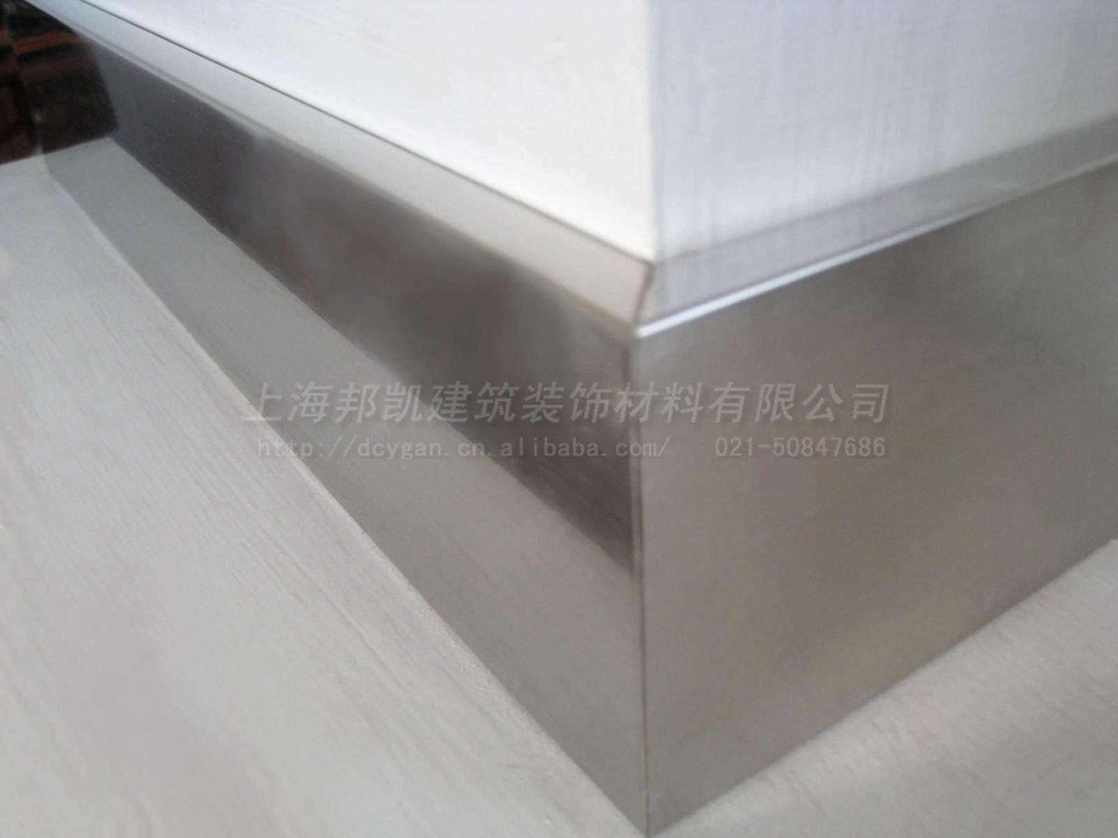 T80A不锈钢踢脚线