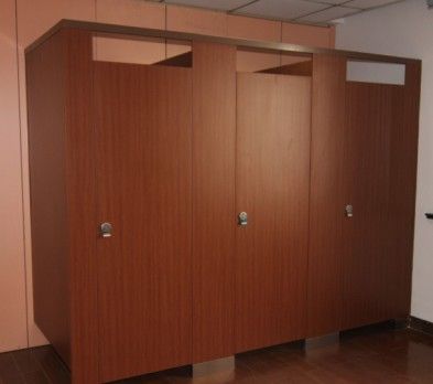 18mm厚木纹钢板卫生间隔断