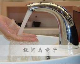 ԶӦˮͷ