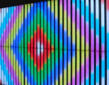 LED 