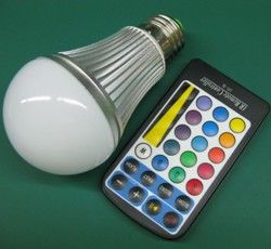 全彩球泡灯5W-C11-B