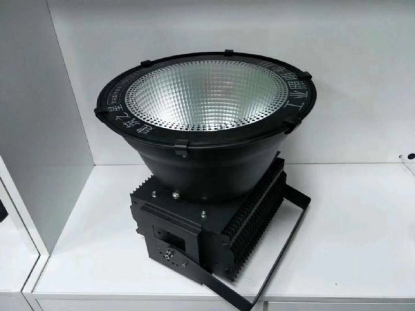 ʩLED̽ǿͶ500W