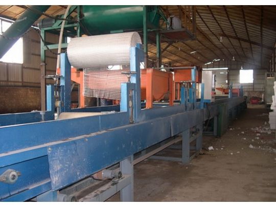 水泥粉煤灰夹芯墙板生产线