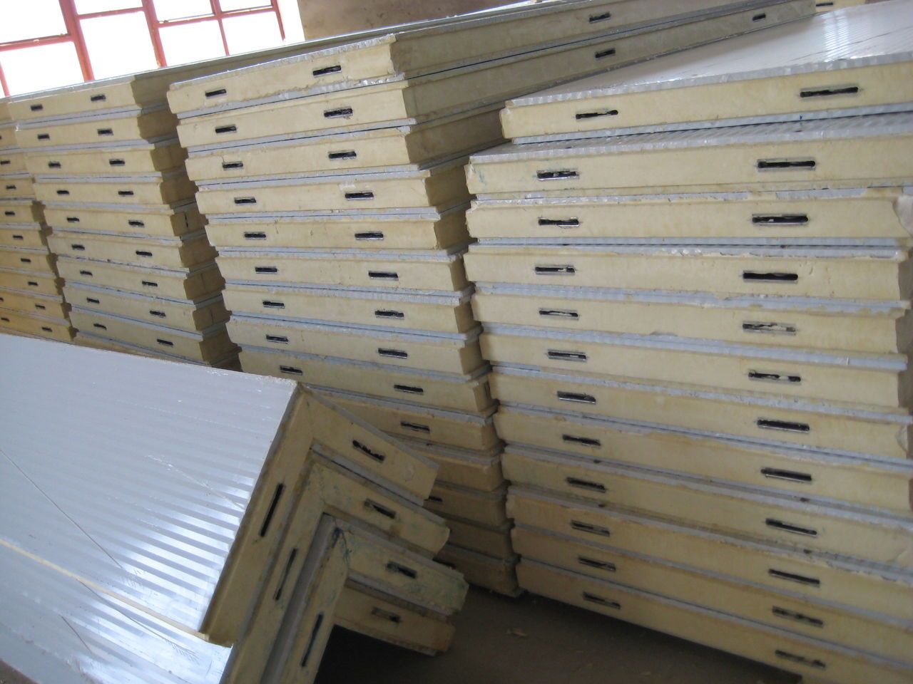 聚氨酯保温板原料