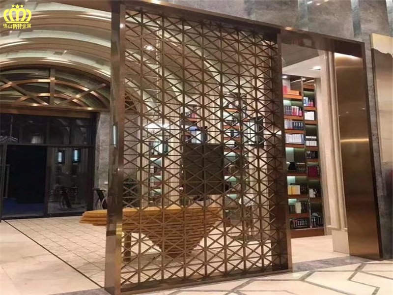 湖南酒店铝合金隔断 包厢玫瑰金格栅效果图
